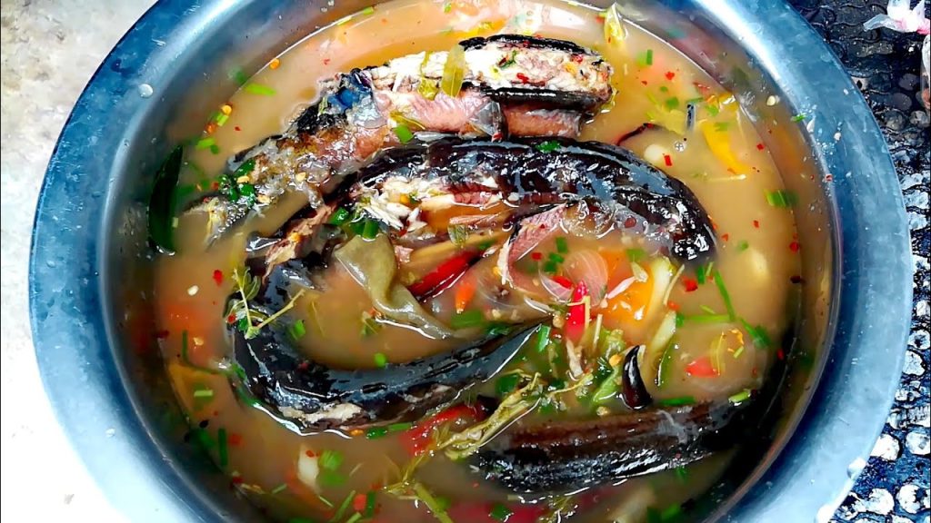 อาหารไทยเมนูแปลก - ปลาไหลต้มแปรต